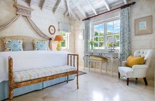 Folkestone Hotel | Coral Reef Club