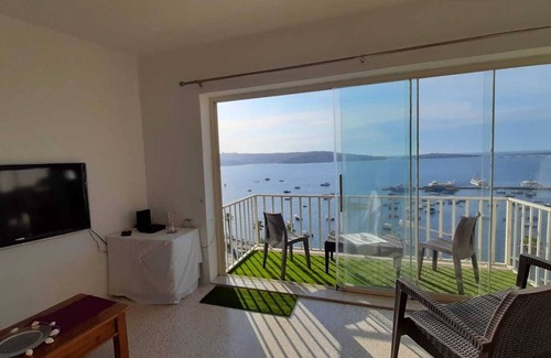 Madliena Apartamento | Coral - apartamento en el último piso con las vistas al mar más impresionantes e impresionantes