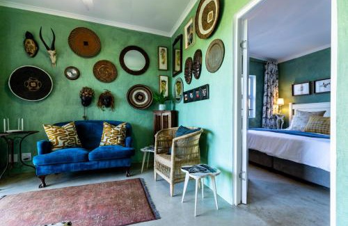Umhlali Beach Apartamento | Coral Tree Cottage at Villa Roc Guesthouse, Salt Rock Ballito, Solar Power