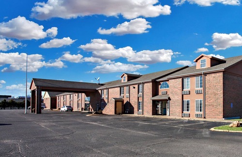 Newton Hotel | Sky Palace Inn & Suites Newton / 1 cama King, no fumadores