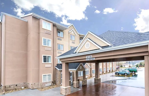 Rochester Casa | Coratel Inn & Suites by Jasper Rochester-Deluxe 2 Queen Bed Non-Smoking
