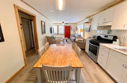 Ocracoke Casa | Esta menor nivel de suites ofrece fantásticas vistas del lago de plata, y está localizado.