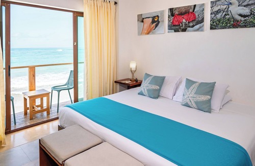 Puerto Villamil Casa | Cormorant Beach House