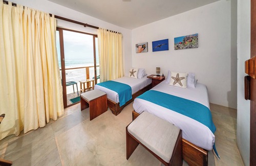 Puerto Villamil Casa | Cormorant Beach House