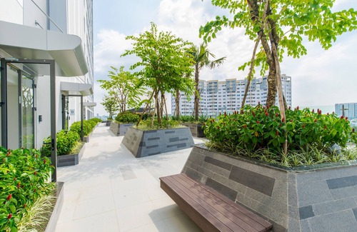 District 4 Condominio | Corner 1226 - Amplia habitación de 1 dormitorio con acceso a la piscina y al gimnasio