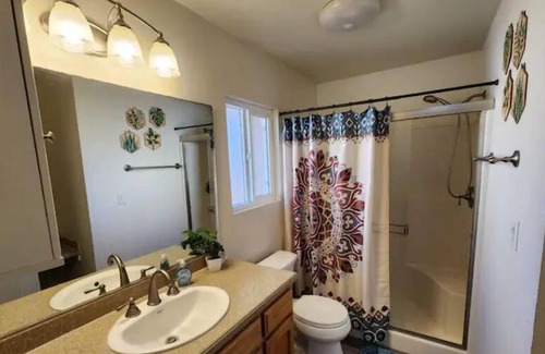 Ridgecrest Casa | Corner Comfort