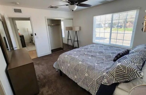 Ridgecrest Casa | Corner Comfort