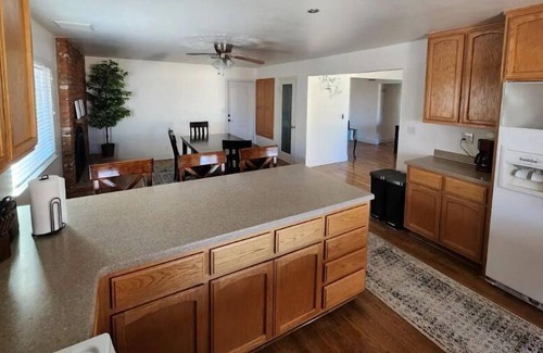 Ridgecrest Casa | Corner Comfort