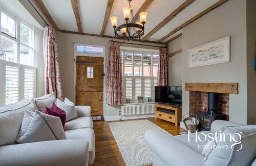 Henley Casa | Corner Cottage - 3 beds bathtub outdoor terrace