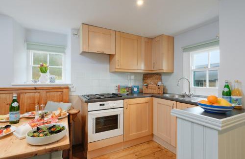 Porthgwarra Casa | Corner Cottage