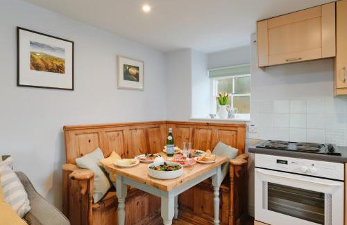 Porthgwarra Casa | Corner Cottage
