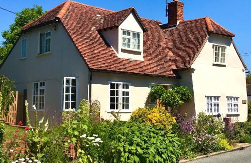 Dunmow Cama Y Desayuno | Corner House Luxury BnB