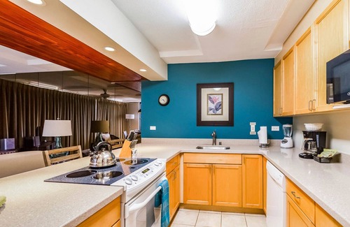 Makaha Condominio | Corner Oceanfront 1BR Condo w/ Panoramic Views