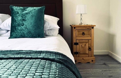 Llandeilo Cabaña | Corner Patch Retreat