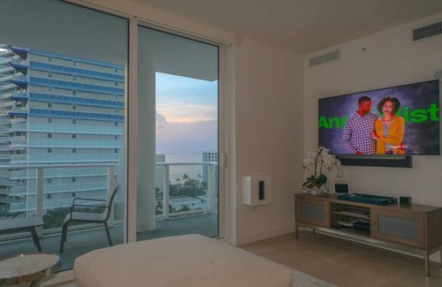 Central Beach Condominio | Ático en esquina, a pocos pasos de la playa.