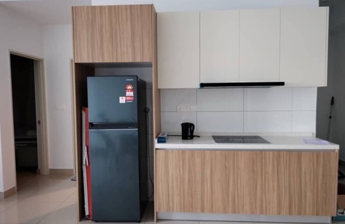 Kuala Lumpur Condominio | Corner unit 3R3B2cp condo, 550 sf terrace/balcony and AC in Kuala Lumpur