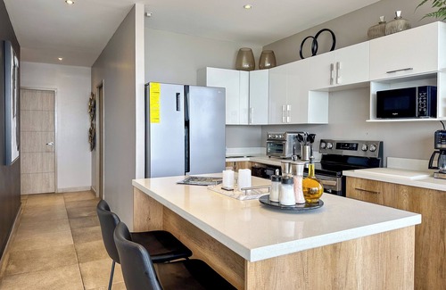 San Salvador Apartamento | Corner view of Volcano and City, 3BR Stunning Views 45 Min to Beach