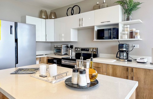 San Salvador Apartamento | Corner view of Volcano and City, 3BR Stunning Views 45 Min to Beach