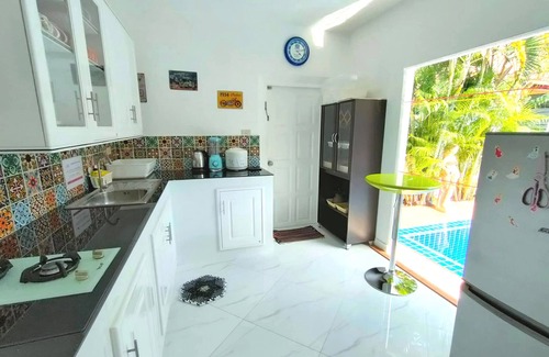 South Pattaya Villa | Villa de 4 dormitorios en esquina cerca de la calle peatonal y playas