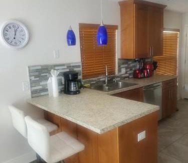Bearss Plaza Casa | Corner villa