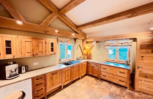 La Cote-d'Arbroz Chalet De Esquí | Impresionante chalet de esquí con estructura de roble a las afueras de MORZINE Perfecto para familias