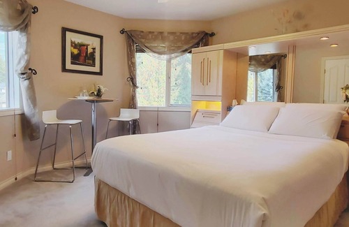 Revelstoke Cama Y Desayuno | Cornerstone Bed and Breakfast