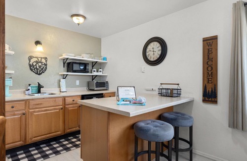 Red Lodge Casa | Cornerstone- Dog Friendly, Hot Tub, Wi-Fi on Broadway