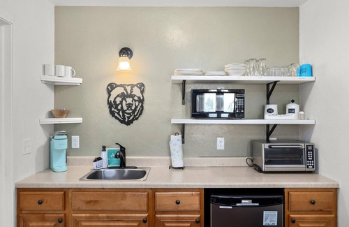 Red Lodge Casa | Cornerstone- Dog Friendly, Hot Tub, Wi-Fi on Broadway