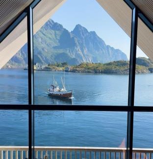 Henningsvaer Apartamento | CornerView Apartment Henningsvær