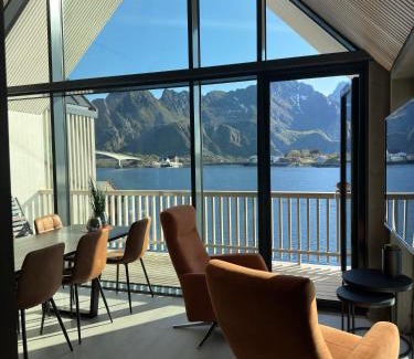 Henningsvaer Apartamento | CornerView Apartment Henningsvær