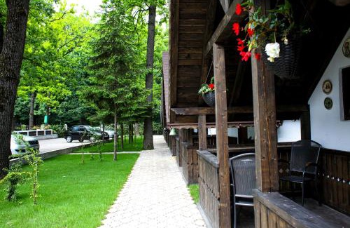 Pitesti Complejo | Cornul Vanatorului Bungalows