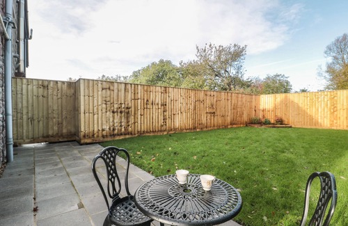 Weston-super-Mare Cabaña | CORONATION COTTAGES NO.2, character holiday cottage in North Worle