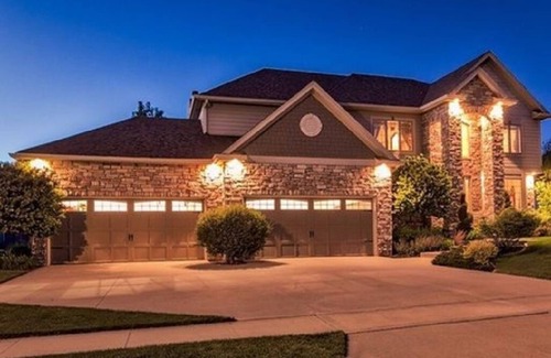 Waukee Casa | Corporate Executive Home King Beds Strong Wi-Fi