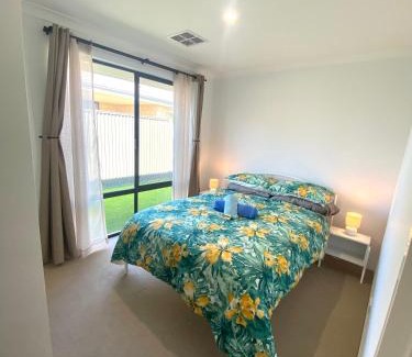 Wellard Casa | Corporate Executive Modern 5bedroom Family friendly home - Disabled Access & Disability Modified