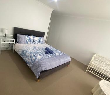 Wellard Casa | Corporate Executive Modern 5bedroom Family friendly home - Disabled Access & Disability Modified