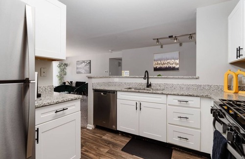 Gurnee Apartamento | Corporate Housing by MGM
