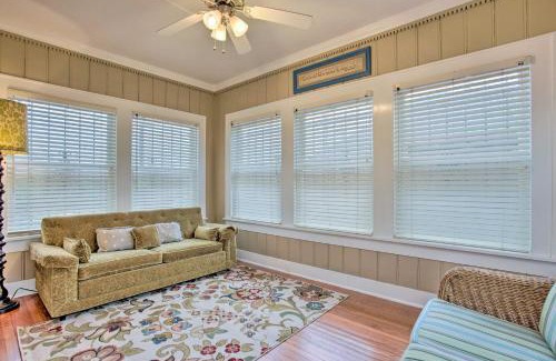 Del Mar Casa | Corpus Christi Home with Pool and Hot Tub Walk to Bay