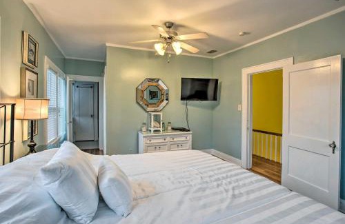 Del Mar Casa | Corpus Christi Home with Pool and Hot Tub Walk to Bay
