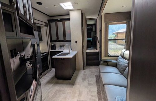 Ahsahka Casa | Correa's RV, close to the river, pet friendly