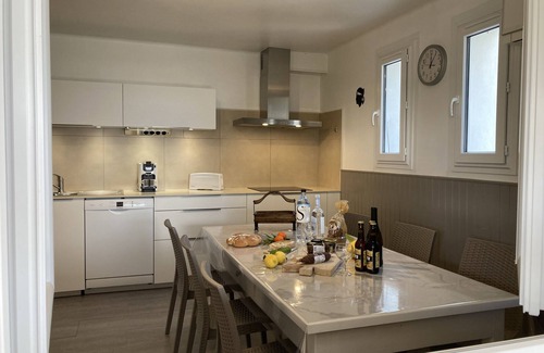 Coti-Chiavari Villa | Casa de piedra corsa con piscina y vista del golfo de Cupabia
