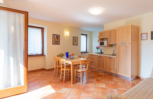 Garda Apartamento | Corte Camaldoli by Interhome