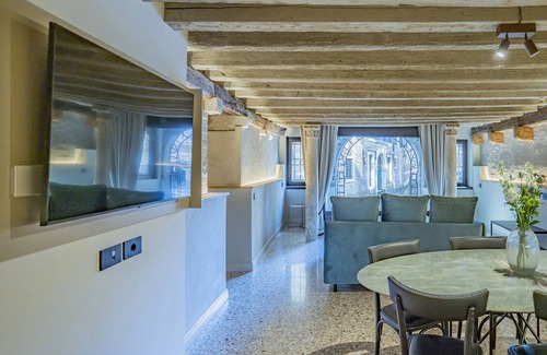 Castello Apartamento | Corte Rubbi 1 A True Canal-side Experience