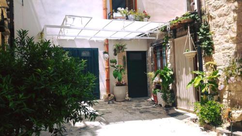 San Giovanni Gemini Casa | Cortile Suez