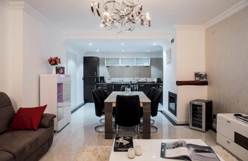 Gare Apartamento | Cortina -A42 Two-Bedroom Apartment