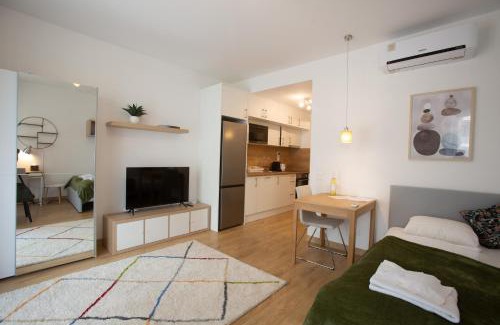 Corvin negyed Apartamento | Corvin Cozy in the City Center