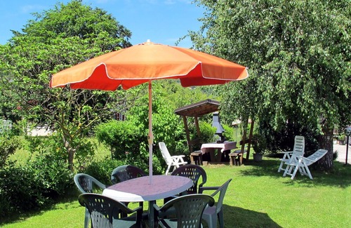 Caldonazzo Apartamento | Cosy apartment for 5 people with WIFI, TV, patio, pets allowed, panoramic view and parking