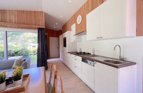 Bocholt Chalet De Esquí | Cosily decorated chalet on a nice family park