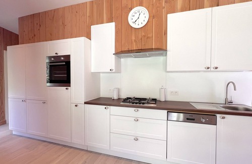 Bocholt Chalet De Esquí | Cosily decorated chalet on a nice family park