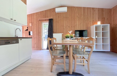 Bocholt Chalet De Esquí | Cosily decorated chalet on a nice family park