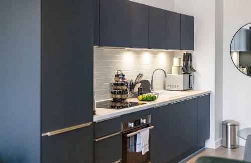 Clock House Apartamento | Cosmopolitan Living: Upscale 1BR Gem in Beckenham